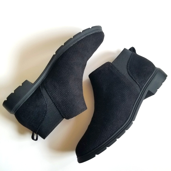 Dr. Scholl's Shoes - NWOT Dr. Scholl's Non-Stop Chelsea ankle boot/bootie - black, size 9.5
